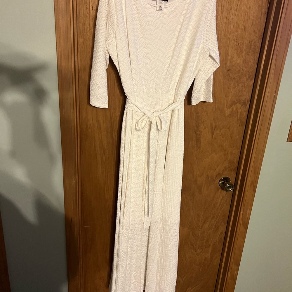 Elegant Cream Long-Sleeve Dress